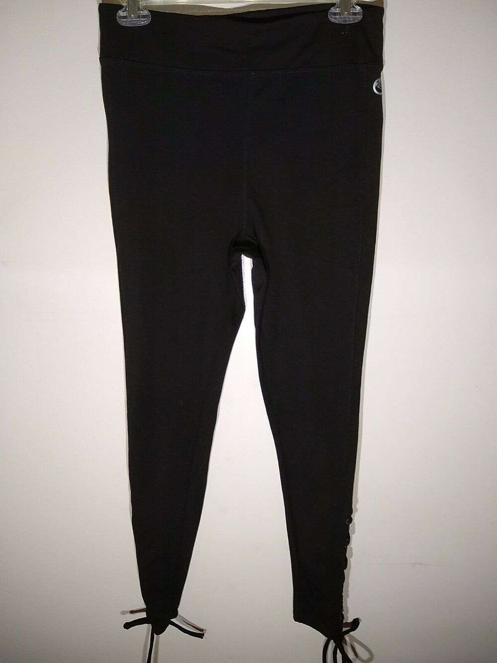 Gloria Vanderbilt Women’s black Yoga Pants Size M. Activewear